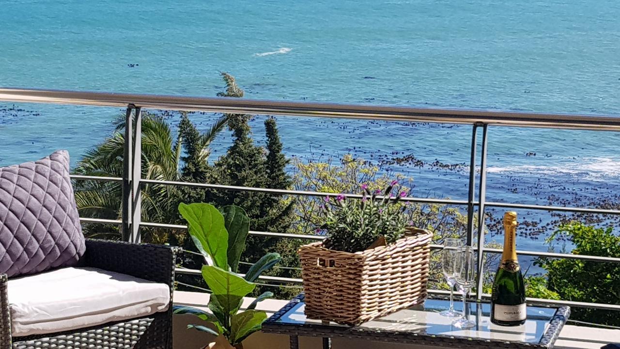Beta Beach Guest House Kaapstad Buitenkant foto