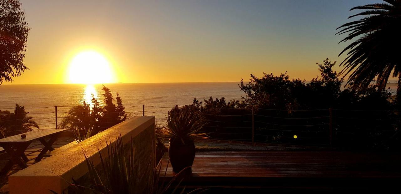 Beta Beach Guest House Kaapstad Buitenkant foto